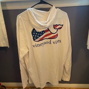 Vineyard Vines tshirt hoodie